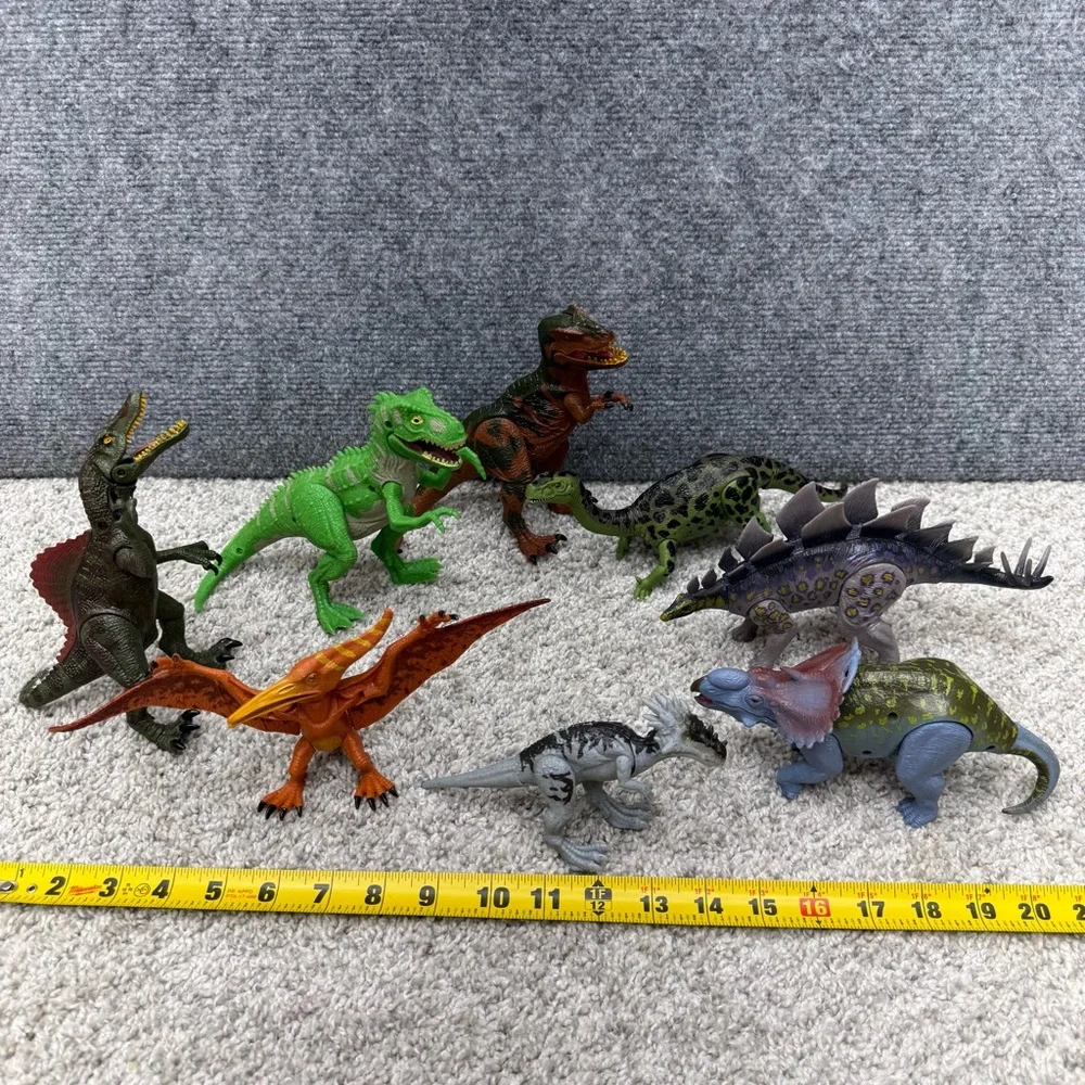 Toy Dinosaur figures huge lot articulating limbs‎